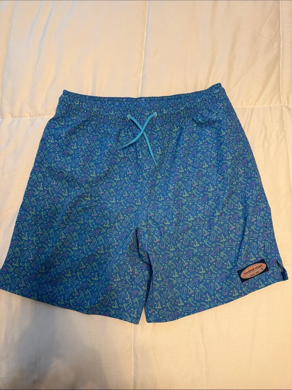 Vineyard Vines Blue Sail Pattern boys large Swim Trunks